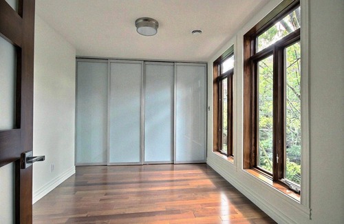 Ville-Marie Condo | Luxurious 3-Storey Penthouse in the Heart of Downtown Montreal