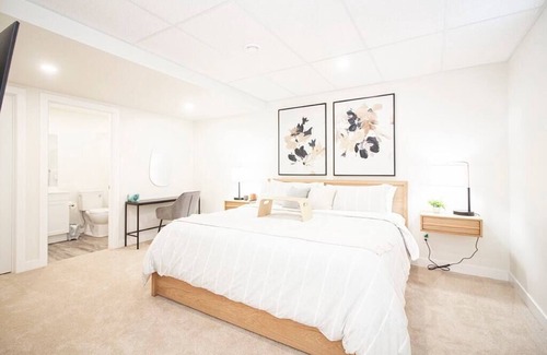 Fort Gary House | Luxurious 3BDRM townhouse with parking and Wi-Fi!
