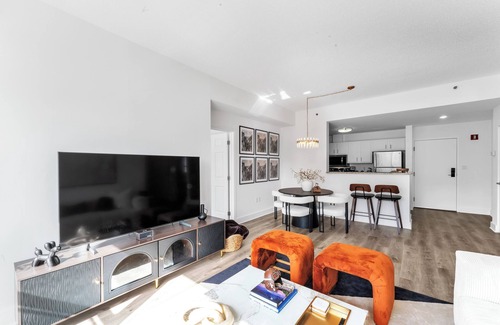 Downtown Apartment | Luxurious 3BR/2BA Modern Haven Downtown Stamford