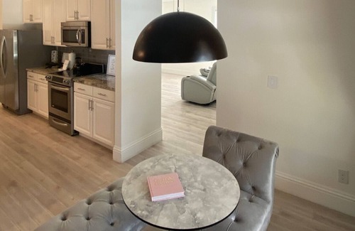 Loughman House | Luxurious 4-bedroom 4-bathroom Home in Solterra Resort