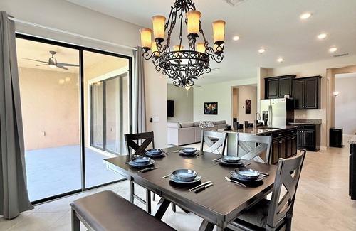 Balm House | LUXURIOUS 4BR HOME IN PRISTINE COMMUNITY WITH HIGH-END AMENITIES-SUN CITY CENTER