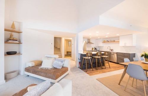 Blueberry Hill Apartment | Luxurious 4BR: Patio/BBQ, 5 min to Village & Lakes