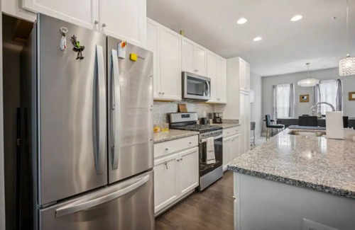 Northeast House | Luxurious 4BR TH w. free parking, close metro access, & patio in Washington, DC
