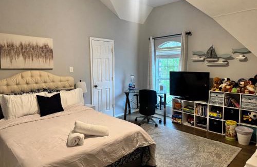 Frisco Villa | Luxurious 5-Bed home or villa with Pool, Jacuzzi, Media Room, Grill and large kitchen
