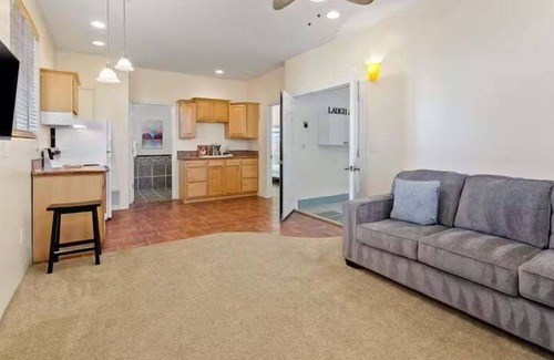 Phoenix House | Luxurious 5-Bedroom Retreat with Private Sports & Spa Facilities