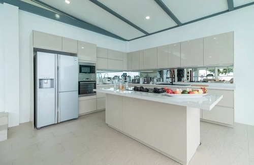 Lamai Villa | Luxurious 5-bedroom villa with infinity pool, sea views, and close to Coral Cove Beach