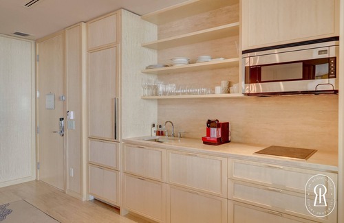 Bal Harbour Condo | Luxurious 5 Star Beachfront Paradise 2 Balconies