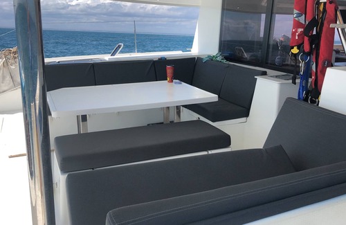 Edgewater Boat Rental | Luxurious 50 ft. Fountaine Pajot Saba. Six Cabin six head layout.