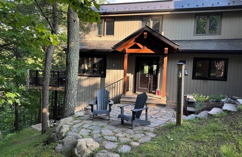 Domaine Nansen Ski Chalet | Luxurious 5BR ski-in/ski-out on the mountain with hot tub