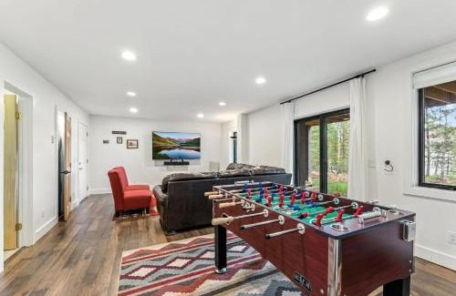 Peak 8 House | Luxurious 6BD Ski-in Ski-out in Heart of Breck!