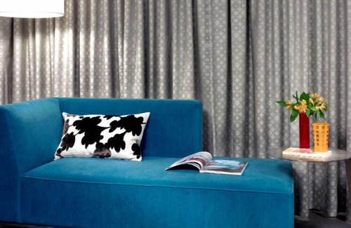 New Tacoma Apartment | Luxurious ADA Suite + Museum Worthy Art Collection