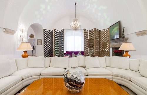 Fasano House | Luxurious All-Suite Villa & Beach Club in Heart of Puglia