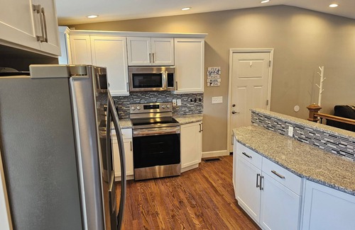 Olivette House | Luxurious Amenities at Zoey's House in Heart of Olivette