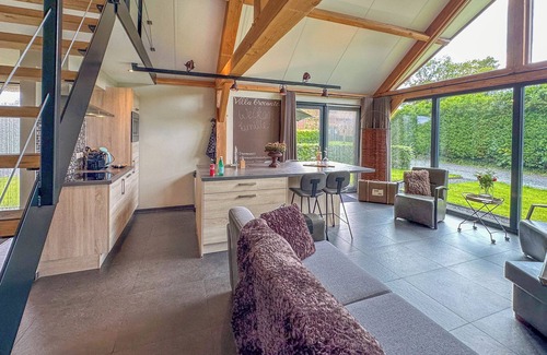Alphen House | Luxurious and attractive detached house
