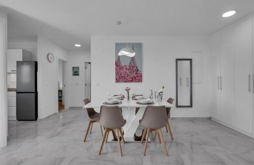 Veliko Brdo Apartment | Luxurious And Bright Apartment With Sea And Mountain View