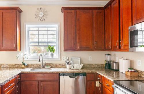 Northeast House | Luxurious and Cozy Room in Washington DC