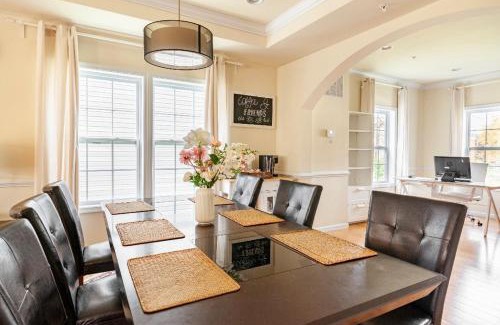 Northeast House | Luxurious and Cozy Room in Washington DC