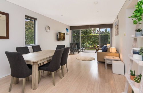 Magenta Shores Apartment | Luxurious Apartment At Magenta - 501