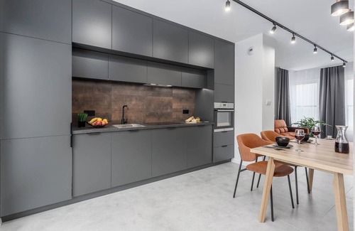 Targowek Apartment | Luxurious apartment with Jacuzzi Hideout Warsaw Terrace Free Parking & WIFI