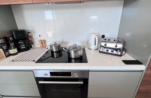 Limassol Apartment | Luxurious Apt- minutes to Casino/Resort,Port,Tennis Academy, ladiesMile &Mall.