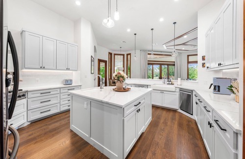 Rocky Ridge House | Luxurious Austin Getaway: Unwind in Style and Comfort at Rocky Ridge Retreat