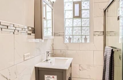 Avalon Park House | Luxurious Avalon Manor