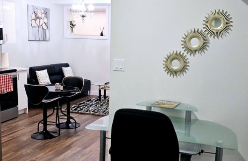 Southwest Edmonton House | Luxurious basement suite