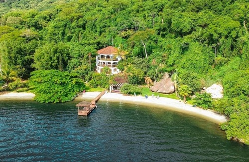 Florianopolis House | Luxurious beach house in the natural park of Costa da Lagoa