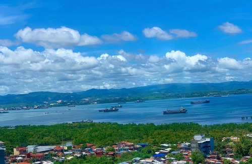 Lapu-Lapu Condo | Luxurious Beach View Condo Unit