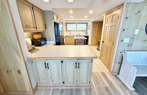Biddeford Cottage | Luxurious Beachfront New England Cottage
