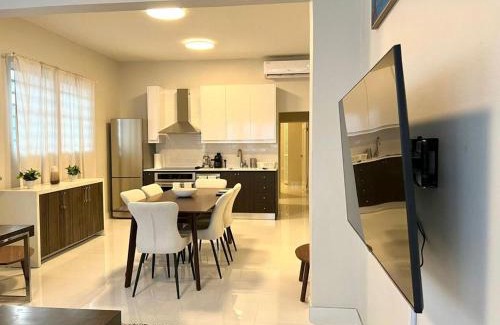 Parque Apartment | Luxurious Beachside 3-Br Apt