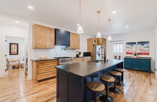 Norman House | Luxurious Bungalow - 8 minute walk to OU!