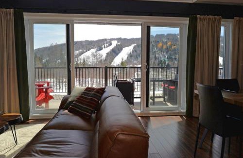 Saint-Sauveur Apartment | Luxurious suite with breathtaking views, ski in ski out