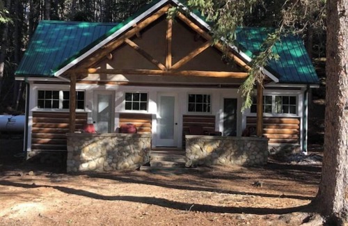 Saddlestring Cabin | Luxurious Cabin Deep in the Bighorn Mountains