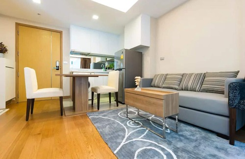 Khlong Toei Nuea Condo | Luxurious Condo @Heart of Bangkok - Quiet location - Fast Wifi - 24 Hour Checkin