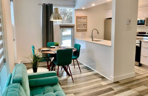 Magog Apartment | Luxurious condo in downtown Magog with wood fireplace and pool