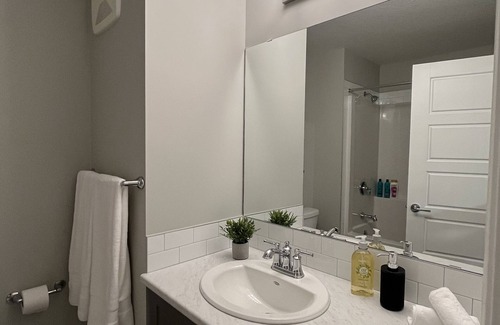 Southwest Edmonton House | Luxurious,Cozy and Brand new House