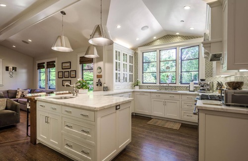 San Mateo Park House | Luxurious designer home, walkable to downtown Bur & SM, heart of Silicon Valley