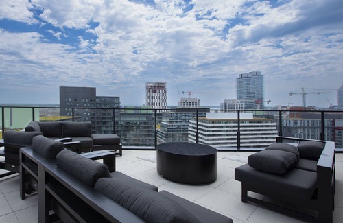 West Don Lands Condo | Luxurious Downtown 2 bedroom, 2 bathroom with free parking