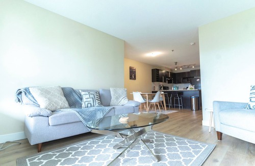 Central Okanagan Condo | Luxurious Downtown Kelowna Condo! Steps to the Beach