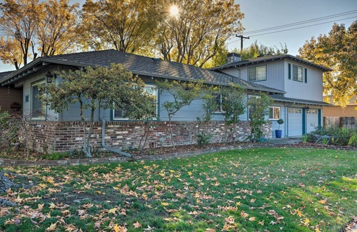 Lodi Apartment | Luxurious Downtown Lodi Apartment in Wine Country!