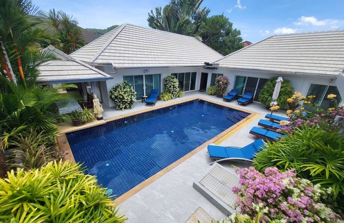 Patong Villa | Luxurious Dream Villa 350m2 with Private Pool in Kamala for 8/10 People