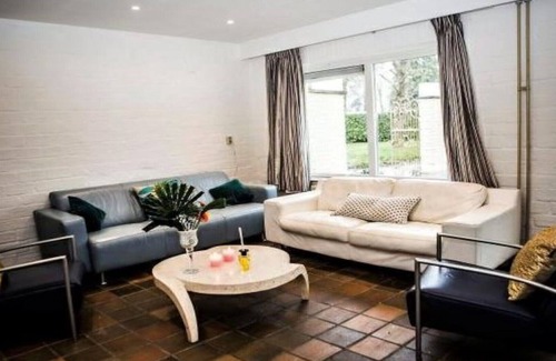 Landsrade House | Luxurious Eight Person Holiday Home With a Sauna