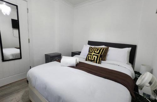 Vange House | Luxurious ensuite rooms