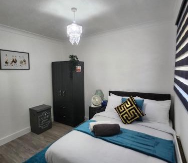 Vange House | Luxurious ensuite rooms