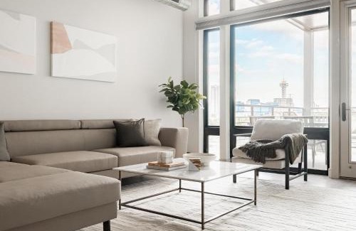 Jefferson Park House | Luxurious Escape - Walk to Empower Field - Tesoro