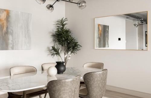Jefferson Park House | Luxurious Escape - Walk to Empower Field - Tesoro