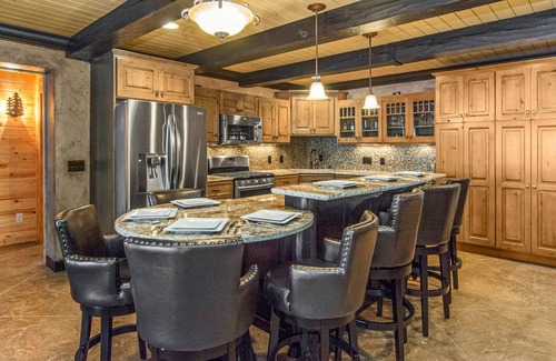 Nisswa Cabin | Luxurious Expansive Cabin Escape on Gull Lake!