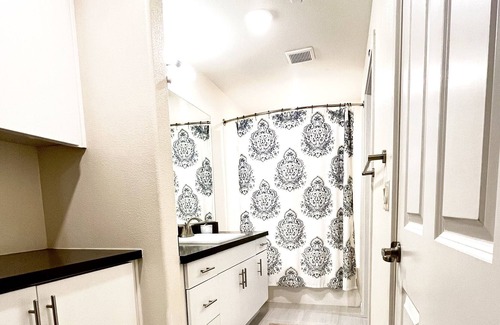 Carmel Valley Apartment | Luxurious family friendly, pool, spa & park