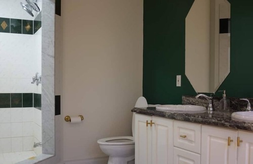 Centre Wellington House | Luxurious Farmhouse Equestrian Estate Getaway